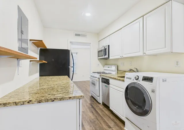 3rd image of 1106 W 22Nd St #5, Austin, TX 78705 | MLS# 7462621