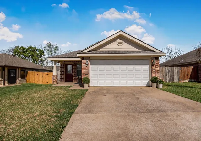 1st image of 1002 Copperas Bnd, Caldwell, TX 77836 | MLS# 5440211