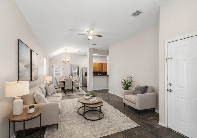 2nd image of 1002 Copperas Bnd, Caldwell, TX 77836 | MLS# 5440211