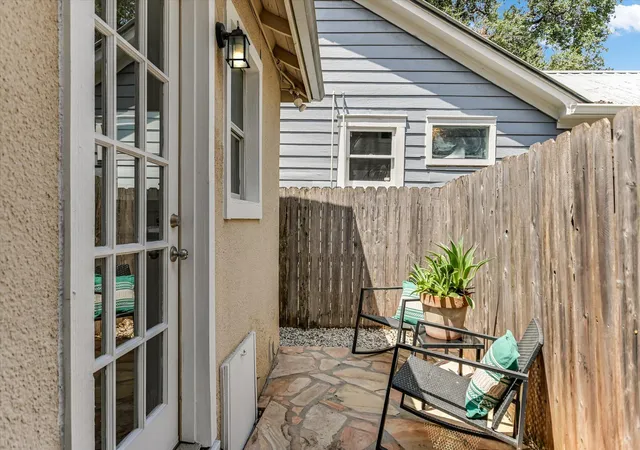 2nd image of 1110 W 22Nd St, Austin, TX 78705