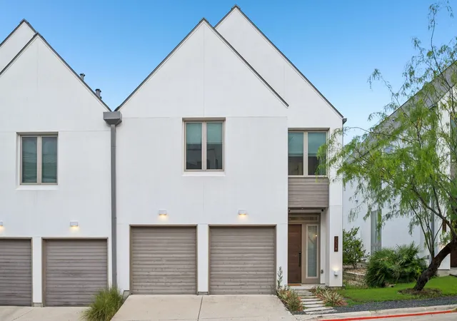 28th image of 2518 Watkins Wy, Austin, TX 78746 | MLS# 9974928