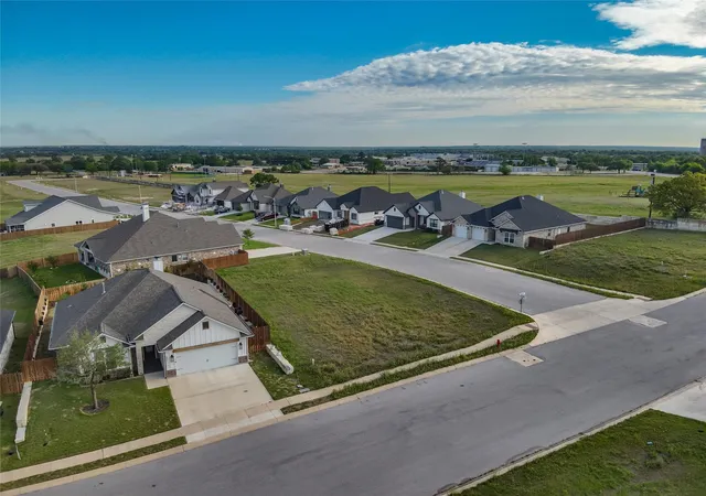 3rd image of 331 Firework Ln, Giddings, TX 78942 | MLS# 3803337