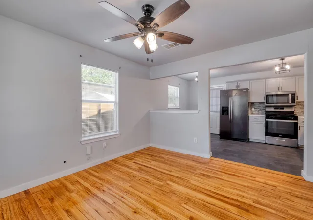 5th image of 1719 Adina St, Austin, TX 78721 | MLS# 2241092