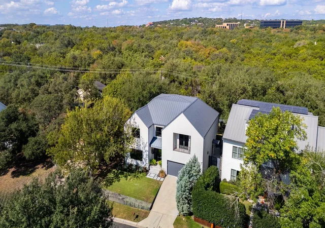2nd image of 3621 Peregrine Falcon Dr, Austin, TX 78746 | MLS# 6348556