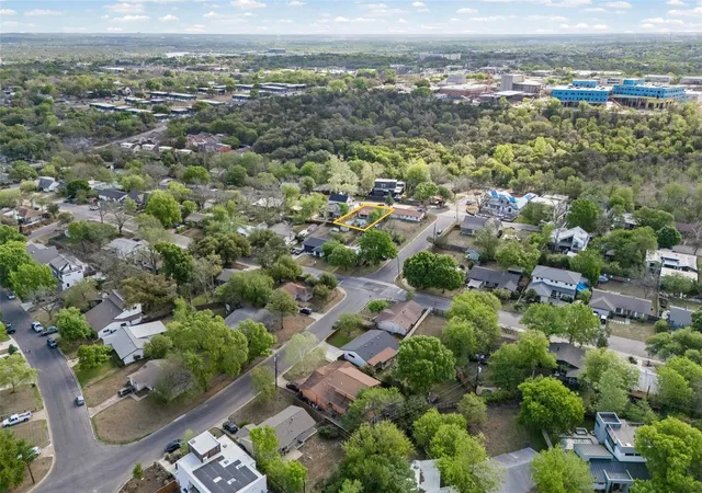 8th image of 2510 Little John Ln, Austin, TX 78704 | MLS# 8156278