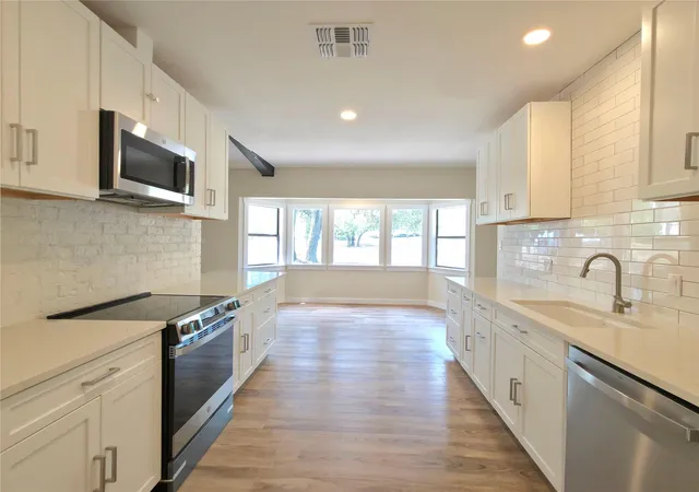 Photo 3 of Single family home for sale at 109 Cernosek Rd, La Grange, TX 78945 | MLS# 5498991 | Listing updated on 2026-10-07