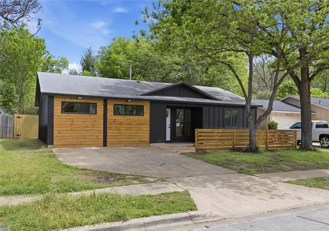 Photo 2 of Sale Pending at 4400 Dovehill Dr, Austin, TX 78744 | MLS# 1146409 | Listing updated on 2026-07-21