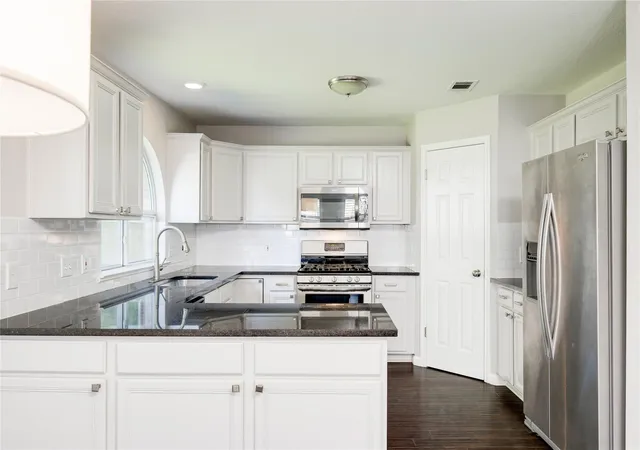 4th image of 5660 Wagon Train Rd, Austin, TX 78749 | MLS# 5009406