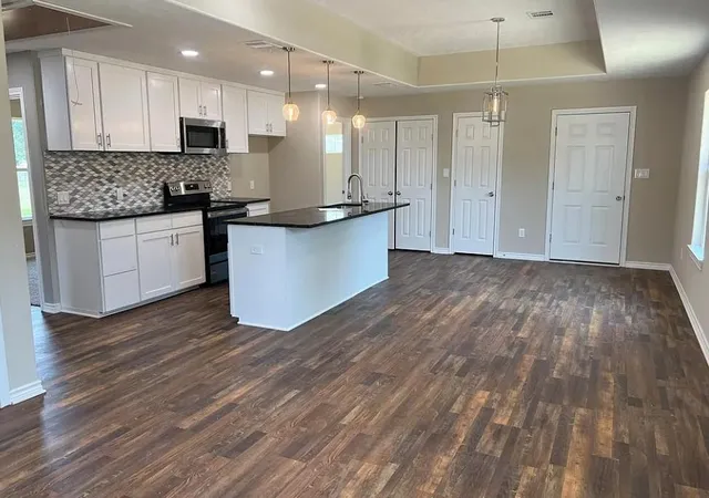 3rd image of 709 W Evans St, Hearne, TX 77859 | MLS# 9107694