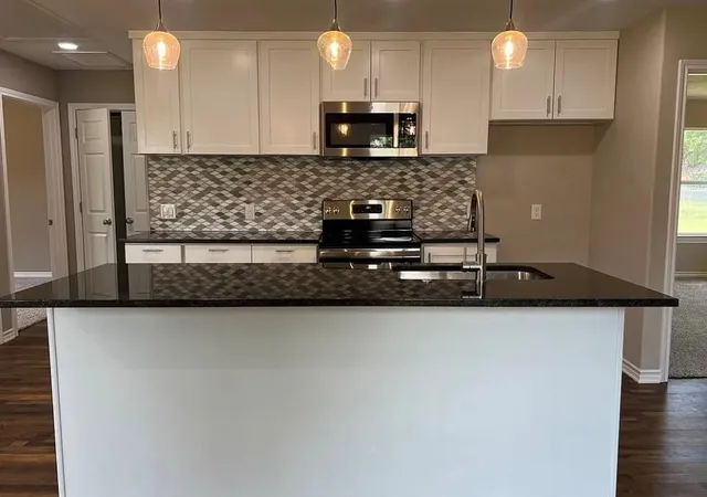 5th image of 709 W Evans St, Hearne, TX 77859 | MLS# 9107694