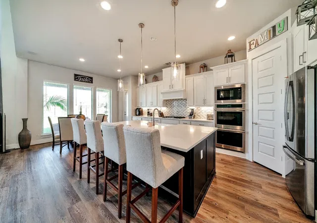 Photo 4 of Single family home for sale at 110 Gaston Dr, Bastrop, TX 78602 | MLS# 6256315 | Listing updated on 2026-10-28