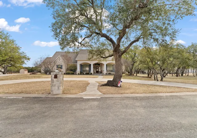 Photo 1 of Single family home for sale at 203 Cir Oaks Dr, Burnet, TX 78611 | MLS# 1898053 | Listing updated on 2026-04-08