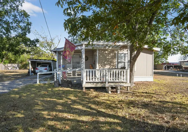 2nd image of 1309 Blackjack St, Lockhart, TX 78644 | MLS# 6144195