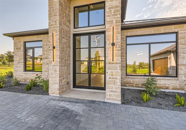 3rd image of 8701 Rollins Dr, Austin, TX 78738 | MLS# 2355488