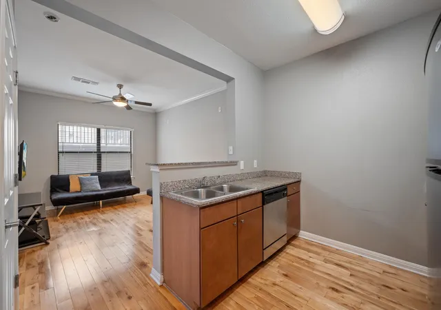 2nd image of 2502 Leon St, Austin, TX 78705