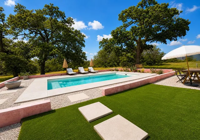 Photo 2 of Single family home for sale at 510 Thousand Oaks Dr, Cedar Creek, TX 78612 | MLS# 9401034 | Listing updated on 2026-09-18