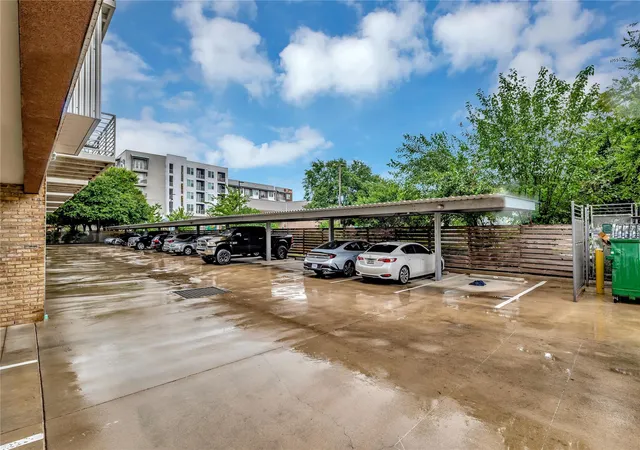 image of 2124 E 6Th St, Austin, TX 78702