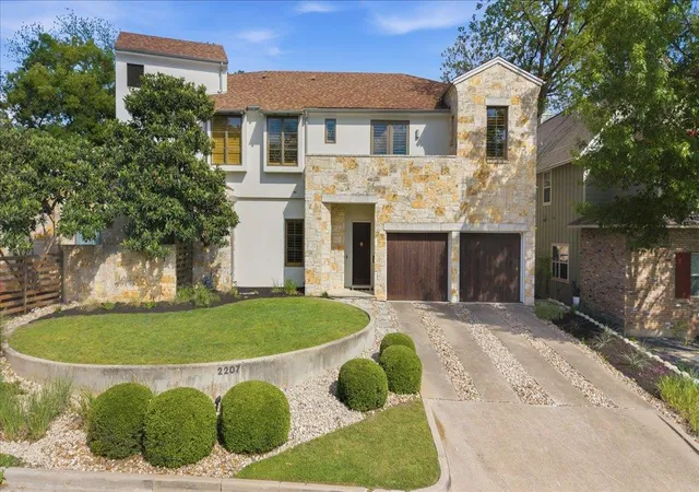 Photo 2 of Condo for sale at 2207 Forest Trl #A, Austin, TX 78703 | MLS# 7638014 | Listing updated on 2026-09-30