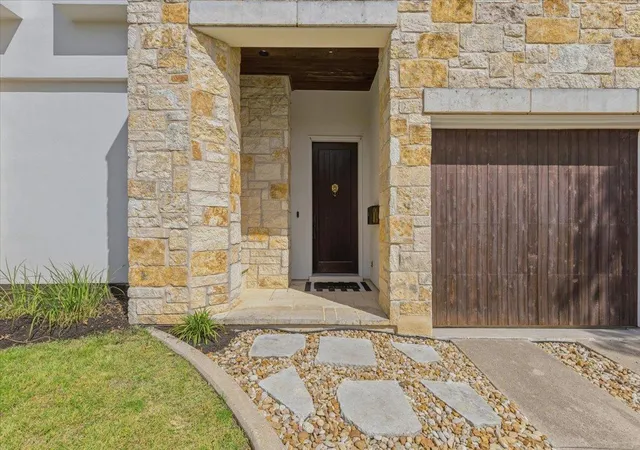 Photo 3 of Condo for sale at 2207 Forest Trl #A, Austin, TX 78703 | MLS# 7638014 | Listing updated on 2026-09-30