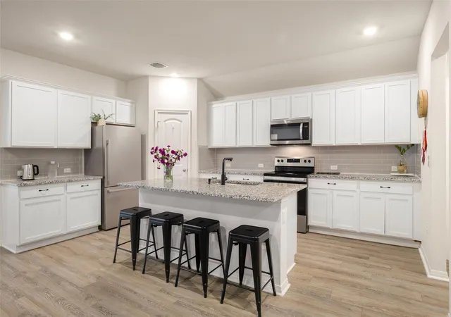 4th image of 109 Egret Dr, Bastrop, TX 78602 | MLS# 6430113