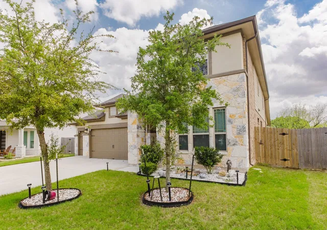 3rd image of 2021 Matlock Cir, Hutto, TX 78634 | MLS# 3631336