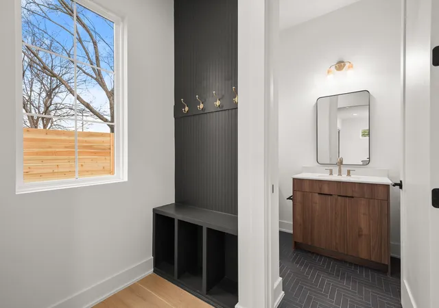 3rd image of 601 Vermont Rd #1, Austin, TX 78702 | MLS# 9905098