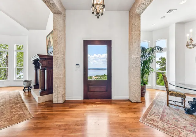 Photo 4 of Single family home for sale at 14004 Skyline Dr, Austin, TX 78732 | MLS# 7900117 | Listing updated on 2026-09-04