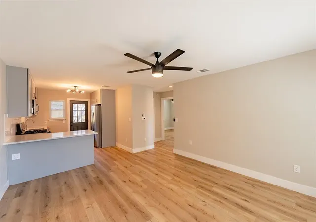 4th image of 4306 Shallowbrook Trl, Austin, TX 78744 | MLS# 3246695