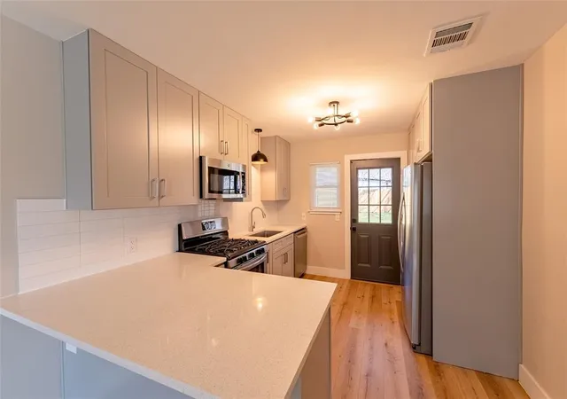 5th image of 4306 Shallowbrook Trl, Austin, TX 78744 | MLS# 3246695