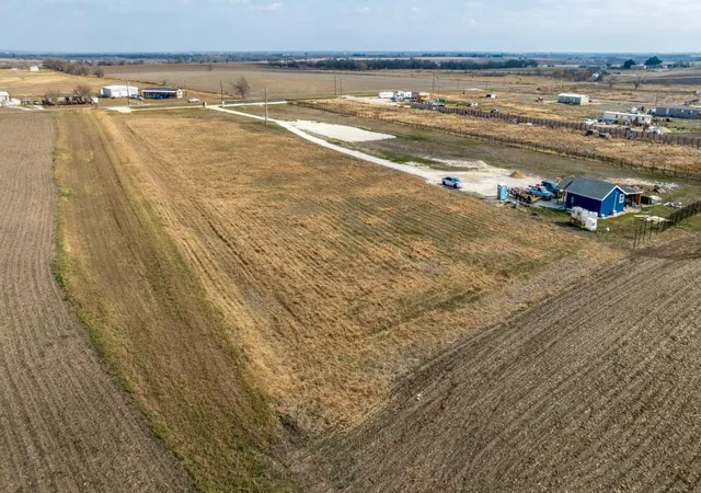 2nd image of 709 County Road 333, Granger, TX 76530 | MLS# 8728195