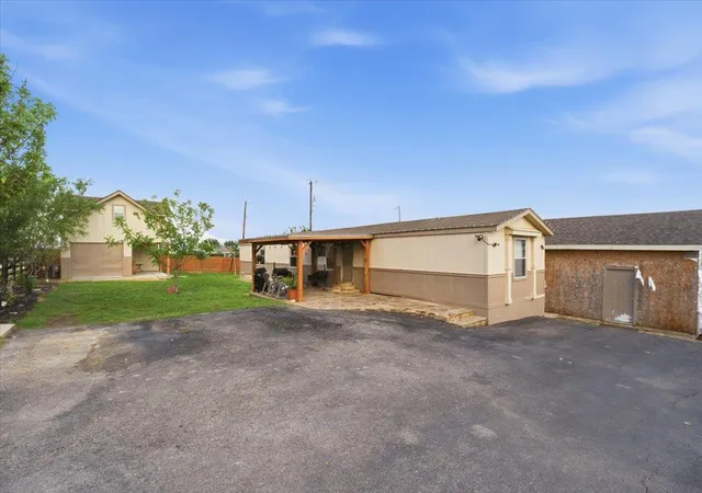 Photo 4 of Single family home for sale at 112 Storm Ct, Kyle, TX 78640 | MLS# 9182488 | Listing updated on 2026-05-09