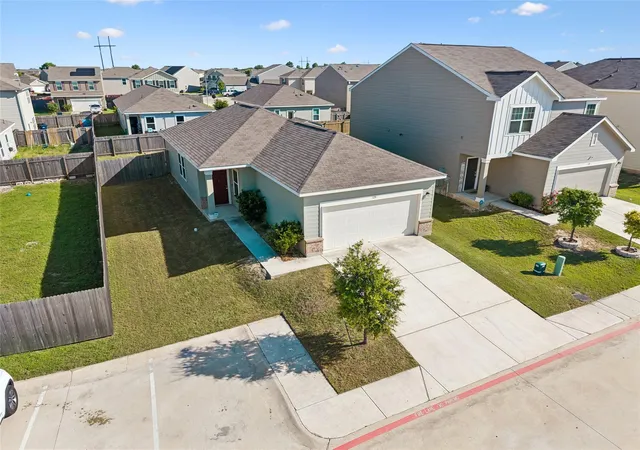 Photo 2 of Condo for sale at 124 Peony Ln, Jarrell, TX 76537 | MLS# 3725123 | Listing updated on 2026-09-02