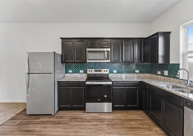 Listing Photo 5 - Condo for sale in building located at 124 Peony Ln, Jarrell, TX 76537