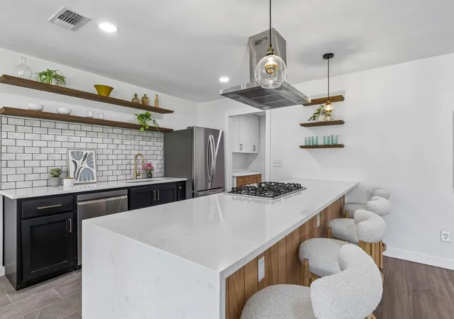 2nd image of 6108 Bridlington Cir, Austin, TX 78745 | MLS# 3581012