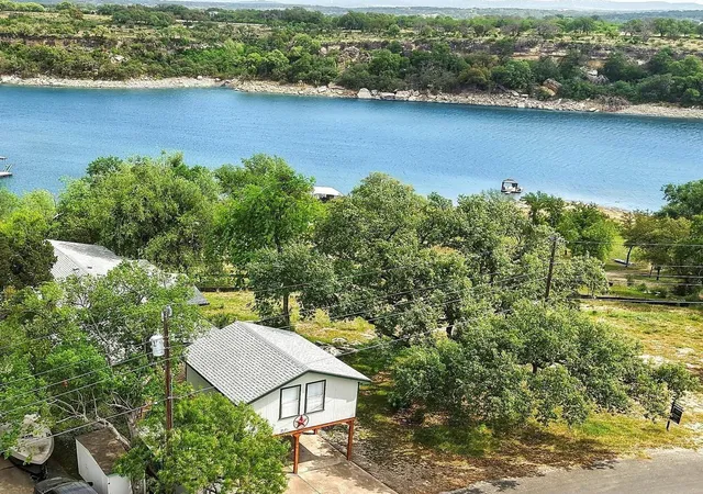 Homes for sale in Spicewood, TX | 1019 Lake Shore Dr, Spicewood, TX 78669 | MLS# 4661917
