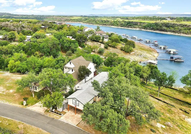 Homes for sale in Spicewood, TX | 1019 Lake Shore Dr, Spicewood, TX 78669 | MLS# 4661917