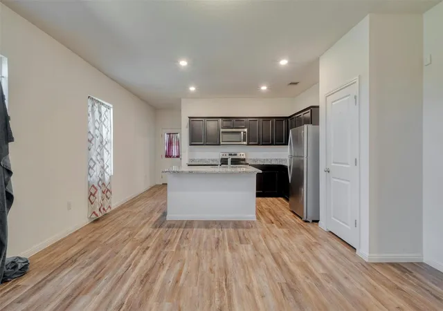 3rd image of 129 Athena Wy, Jarrell, TX 76537 | MLS# 3930062