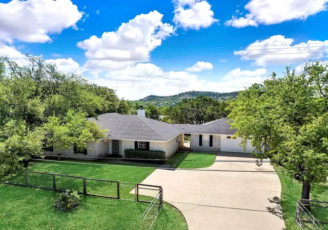 Homes for sale in Canyon Lake, TX | 1106 Amanda, Canyon Lake, TX 78133 | MLS# 2717300
