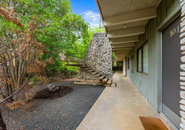 2nd image of 2308 Enfield Rd #204, Austin, TX 78703 | MLS# 9807166