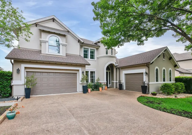 Photo 3 of Sale Pending at 2000 Rio Mesa Dr, Austin, TX 78732 | MLS# 1740221 | Listing updated on 2026-09-02