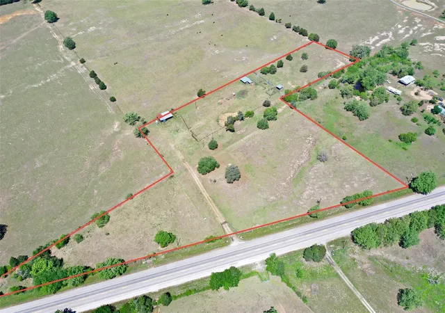 2nd image of 924 Hwy 95 S, Smithville, TX 78957 | MLS# 5433516