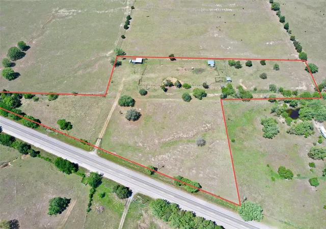 3rd image of 924 Hwy 95 S, Smithville, TX 78957 | MLS# 5433516