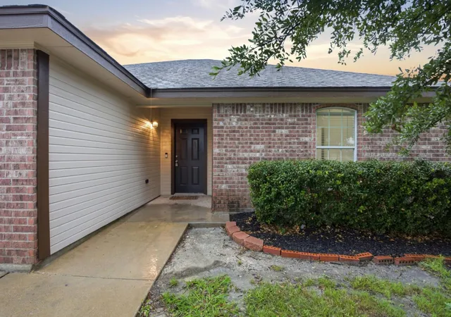 Photo 3 of Single family home for sale at 101 Soapstone Dr, Jarrell, TX 76537 | MLS# 5636353 | Listing updated on 2026-09-19