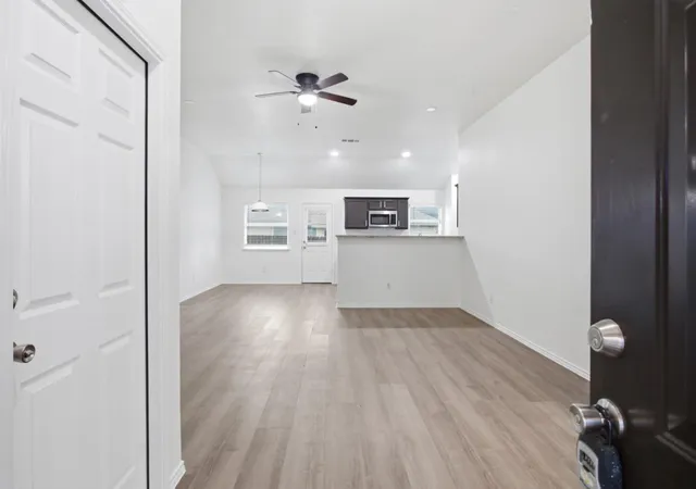 Photo 3 of Single family home for sale at 101 Soapstone Dr, Jarrell, TX 76537 | MLS# 5636353 | Listing updated on 2026-09-19