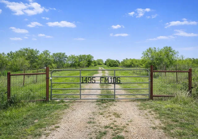 Homes for sale in Dale, TX | 14985 Fm 86, Dale, TX 78616 | MLS# 6255985