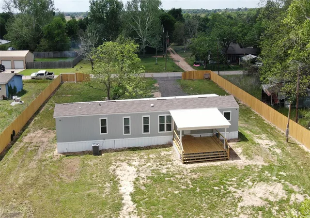 4th image of 335 County Road 352, Gause, TX 77857 | MLS# 3449453