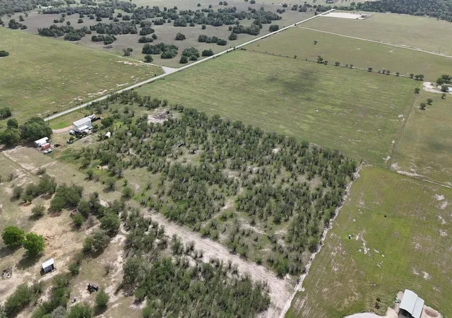Homes for sale in Giddings, TX | 3210 County Road 226, Giddings, TX 78942 | MLS# 1642725