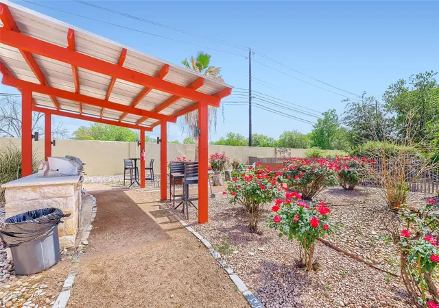 2nd image of 1101 Grv Blvd, Austin, TX 78741