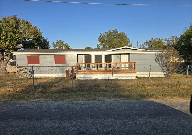 Homes for sale in Thorndale, TX | 301 S Johnson Ave, Thorndale, TX 76577 | MLS# 6121993