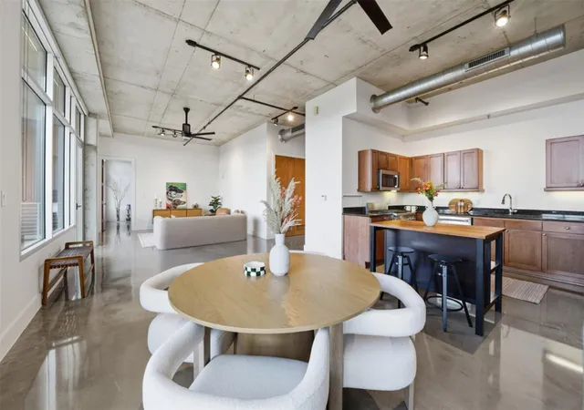 4th image of 800 W 5Th St #906, Austin, TX 78703 | MLS# 9140406